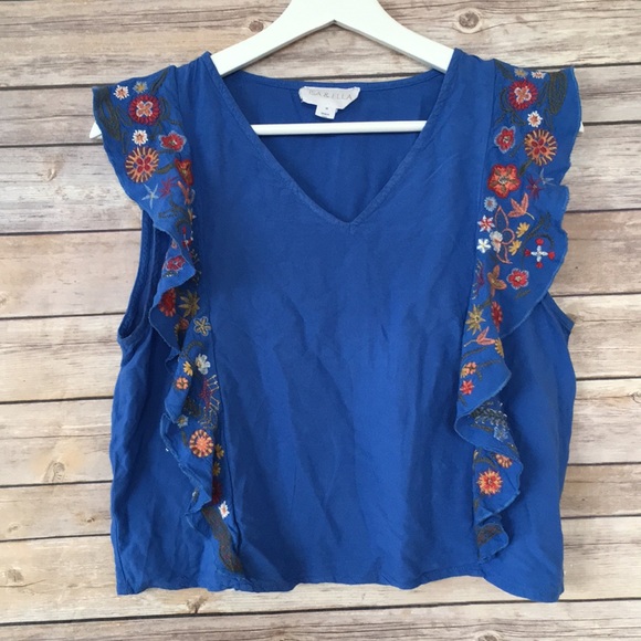 isa&ella Tops - Isa and Ella floral top